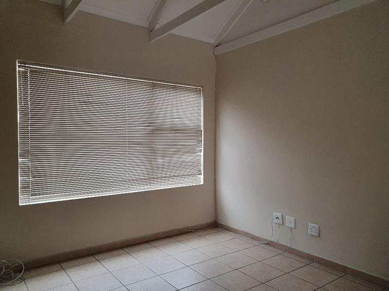 To Let 2 Bedroom Property for Rent in Kingswood Eastern Cape